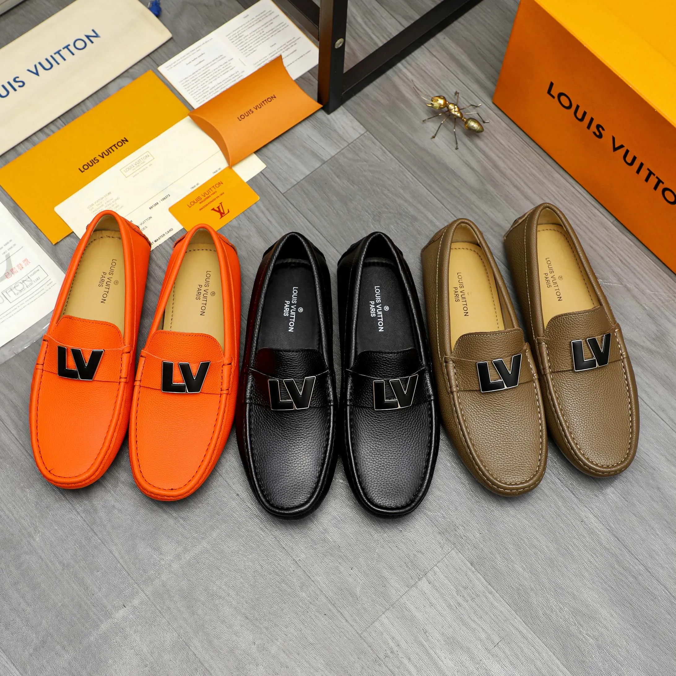 Men's shoes 💰420 Product trademark: LV "Louis Vuitton" casual slip-on shoes Regular size: 38-46 (45.46 custom-made, non-returnable) Product materials: Selected pebbled cowhide upper, sheepskin lining, original rubber outsole